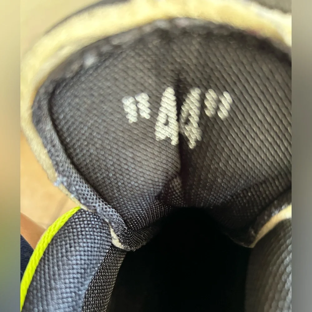 Off-White Men's Green, Gray & Neon Pink Accent Sneakers